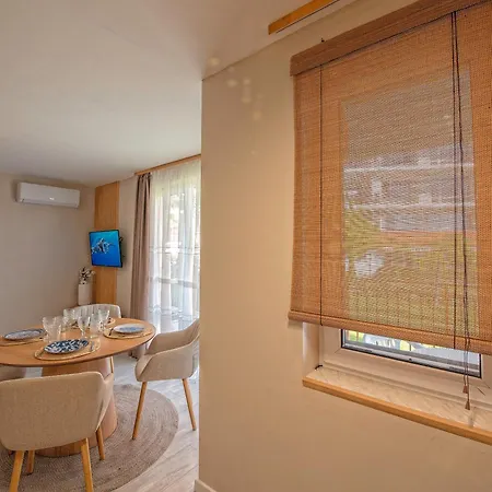 Marina And Panorama Deluxe Apartment *