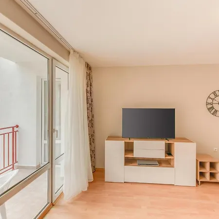 Marina And Panorama Deluxe Апартаменты *